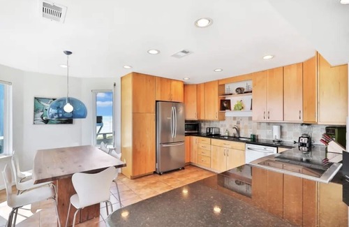 Pirates Beach Casa | The Pelican’s Nest- Beachfront Getaway