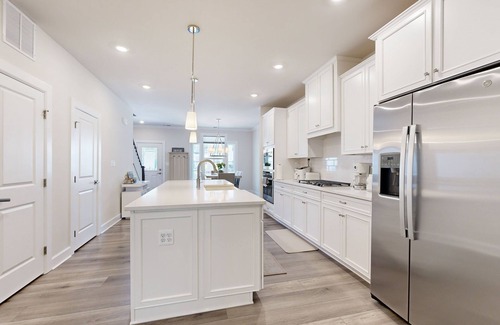 Long Neck Casa | The Peninsula townhome w/ indoor/outdoor pools, on-site golf & tennis/pickleball