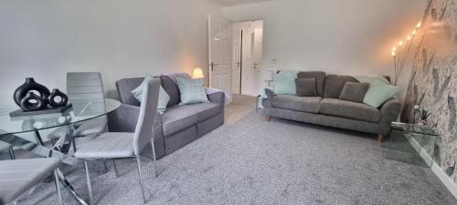 Leigh Apartamento | The Pennington Apt with Wifi and FREE Parking Next to Sports Village