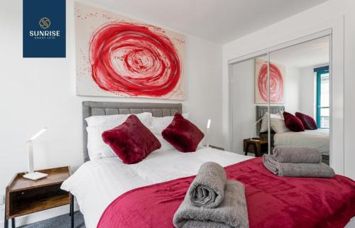 Dundee Apartamento | THE PENTHOUSE- INVOICE and REDUCED PRICE only via SUNRISE SHORT LETS DUNDEE, Spacious, Stunning Views, Foosball Table, 3 Large Rooms, Central Location, River Front, 1 Min From Tay Bridge, V&A, Train Station, City Centre, Lift Access, Free Parking & WiFi
