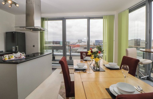 Plymouth Cabaña | THE PENTHOUSE, PHOENIX QUAY, family friendly in Plymouth