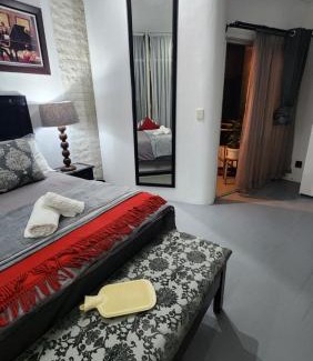 West Beach Casa | The Penthouse, Pub Lounge and Porch on the Palace, Bloubergstrand
