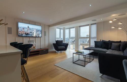 Kelvinbridge Apartamento | The Penthouse Suite - Luxury Like No Other