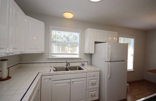 Spring Apartamento | The Perch- 1 Bedroom garage apartment-2nd floor