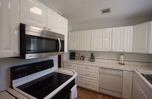 Spring Apartamento | The Perch- 1 Bedroom garage apartment-2nd floor