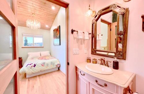 Eagle Rock Casa | The Perch- Hilltop Bungalow, Eagle Rock-near DTLA