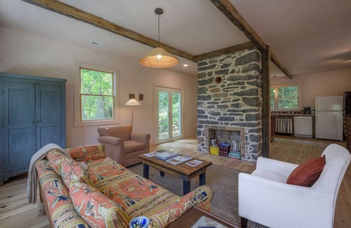 Lexington Cabaña | The Perch - whimsical cottage near lovely Lexington