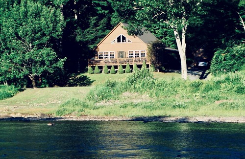 Northville Casa | The Perfect Adirondack Getaway Waterfront Cabin