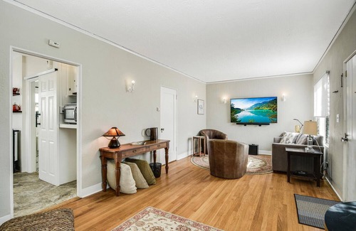 Coronado Cabaña | The Perfect Coronado Retreat - Centrally located minutes from shops & the beach