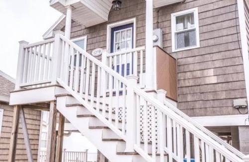 Clinton Cabaña | Recientemente remodelado Beachfront Cottage (The Cottage Viola)