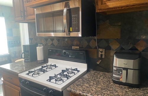 Gardena Casa | The Perfect Getaway! Beautiful home close to LAX and SoFi Stadium!