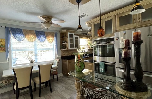 Ozona Casa | The Perfect getaway Home! Luxurious outdoor grill! In the Heart of Ozona!!