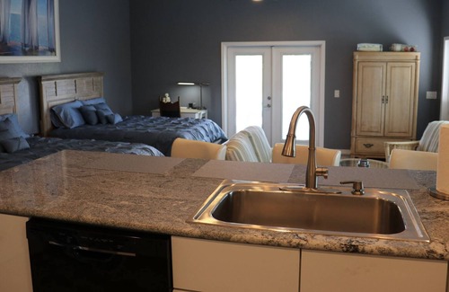 Edgewater Cabaña | The Perfect Lakefront Cottage near New Smyrna Beach