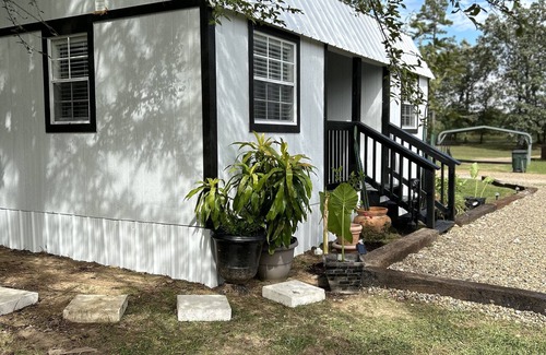 Broken Bow Cabaña | The perfect little getaway-Cozy Studio