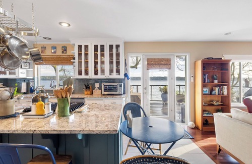 Allyn Casa | The perfect location for a peaceful getaway on Case Inlet in Puget Sound