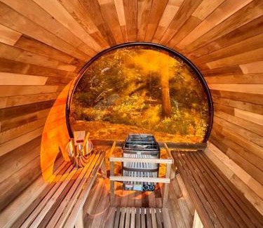 Huntsville Casa | The Perfect Muskoka Spa Retreat w/ Hot Tub & Sauna