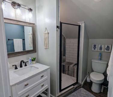 Pinetop Casa | The Perfect Pair, Cozy Cottage Lakeside & Hillside Hangout for Large Groups
