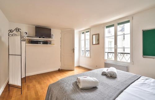 Arsenal Apartamento | The Perfect Parisian 2 bdrs flat at Le Marais