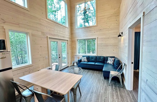 Chugiak Cabina | The perfect place for families or groups, offering ample space and comfort for six in the serene Eklutna Valley.