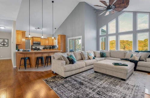 Sunrise Beach Casa | The Perfect Vacation! Slide - Sandy Beach & More!