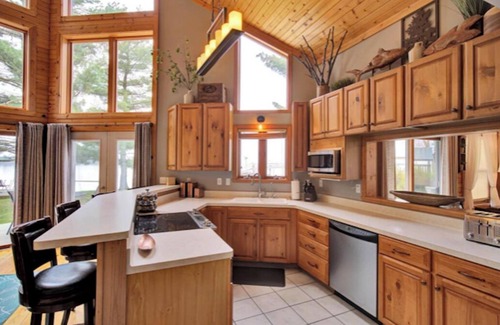 Arkdale Casa | The perfect water-frontage! Lake access out the back door!