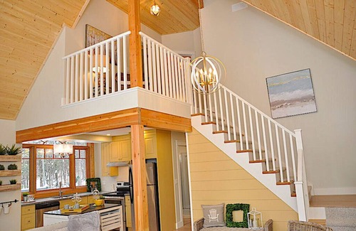 Trent Lakes Cabaña | The perfect winter escape for couples or small families!