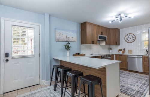 Fort Mill Casa | The Periwinkle Cottage, 3BR, 2BA Fort Mill Retreat. Close to Downtown!
