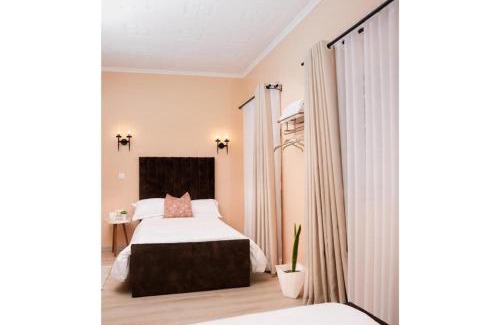 Naivasha Apartamento | The Petal Pouch
