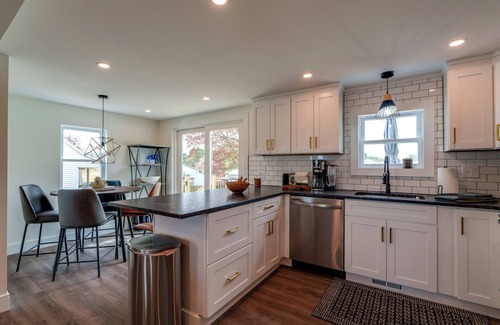 Refton Casa | The Petite Retreat Discover the charm of Lancaster County