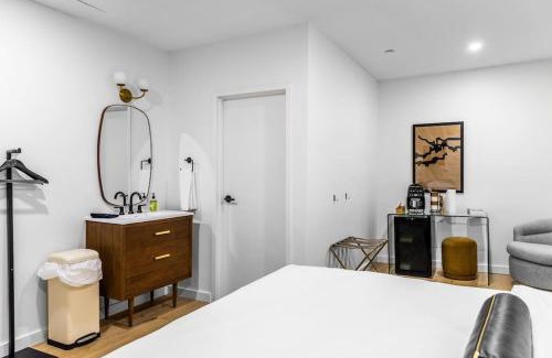 Bangor Apartamento | The Phenix Historic DTWN Hotel, King Bed, Room # 311