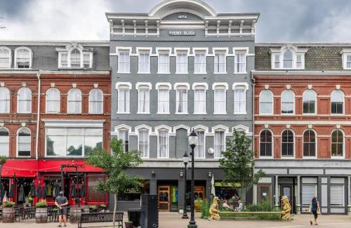 Bangor Apartamento | The Phenix Historic DTWN Hotel, King Bed, Room # 311