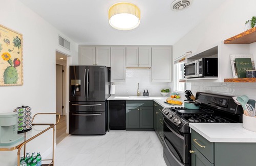 Alhambra Casa | The Phoenix Stay – Cozy 3BR Retreat with AC & WiFi in the Heart of Phoenix!