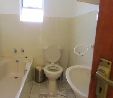 Greater Johannesburg Metropolitan Area Cama Y Desayuno | The PHOMOLONG GUEST HOUSE