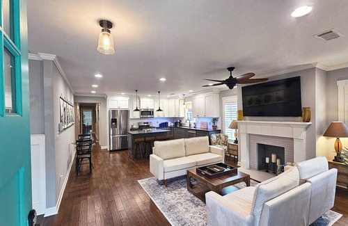 East Side Casa | The Piña Colada; Cozy & Spacious, 3BR/3Full Bath Home in Grant Park/Atlanta!