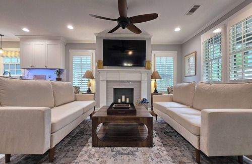East Side Casa | The Piña Colada; Cozy & Spacious, 3BR/3Full Bath Home in Grant Park/Atlanta!