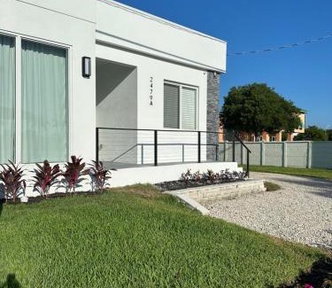 East Naples Casa | The Pickleball Haven of Naples - Scarlet Dream