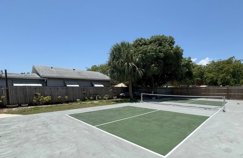 Lake Worth Cabaña | The Pickleball Beach Bungalow