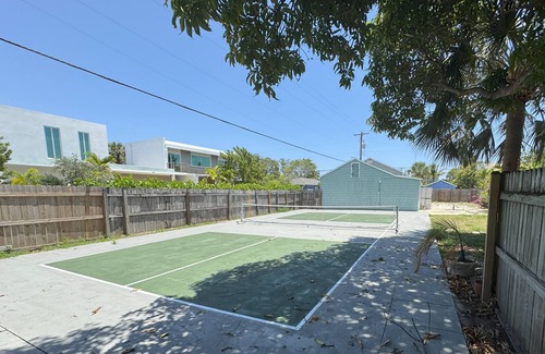 Lake Worth Cabaña | The Pickleball Beach Bungalow