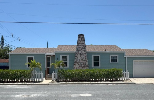 Lake Worth Cabaña | The Pickleball Beach Bungalow