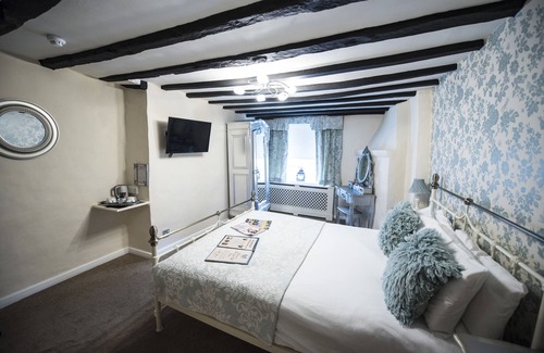 Chester Hotel | The Pied Bull