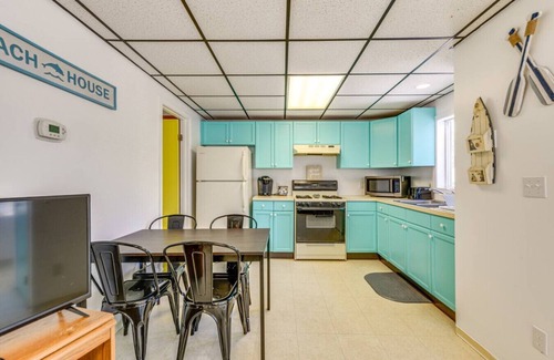 Irving Casa | The Pietroman: Cottage in Sunset Bay with Fire Pit