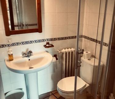 Rabanal del Camino Cama Y Desayuno | The Pilgrim Stone - Vegan B&B