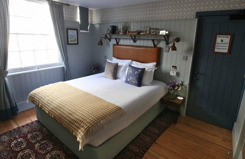 Lyme Regis Hotel | The Pilot Boat