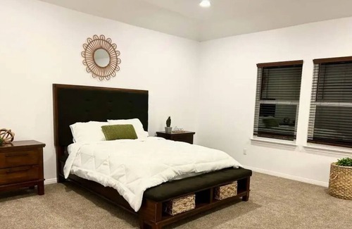 Bastrop Casa | The Coziest Pine House!