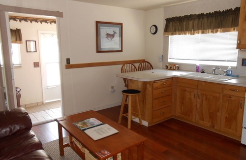 West Yellowstone Cabina | The Pinecone Cabin is a small cozy cabin in the heart of West Yellowstone, MT.