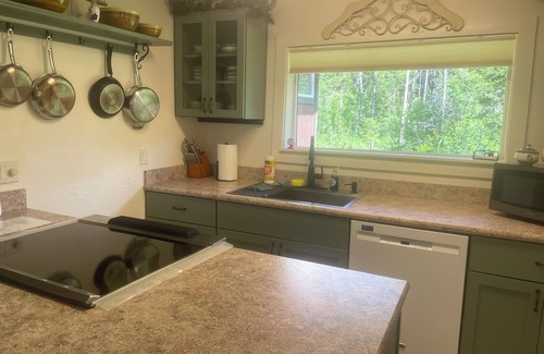East Glacier Park Village Cabaña | The Pinecone Cottage East Glacier Park