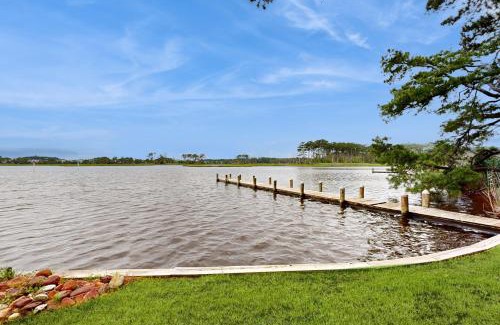 Keen-Wik On the Bay Casa | The Pinecone