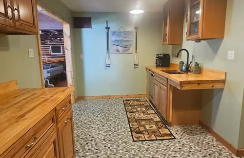 Clam Lake Casa | The PineHurst Lodge - Lower Clam Lake -