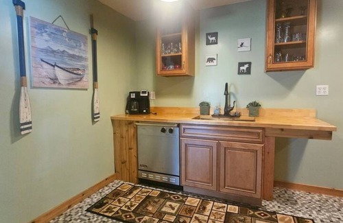 Clam Lake Casa | The PineHurst Lodge - Lower Clam Lake -