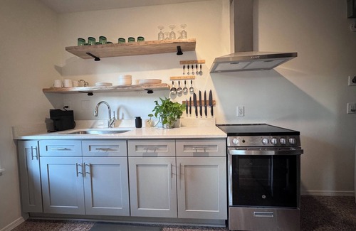 Marlyville - Fontainebleau Condominio | The Pines at Pershing Place, Quiet, Safe and Cozy centrally located 1Br Condo